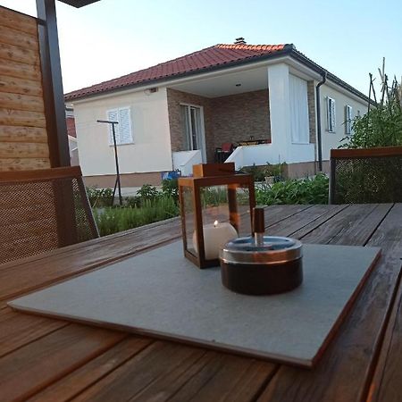 Holiday Home Lucia 罗佐瓦克 外观 照片