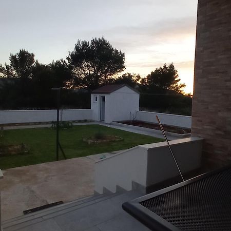 Holiday Home Lucia 罗佐瓦克 外观 照片